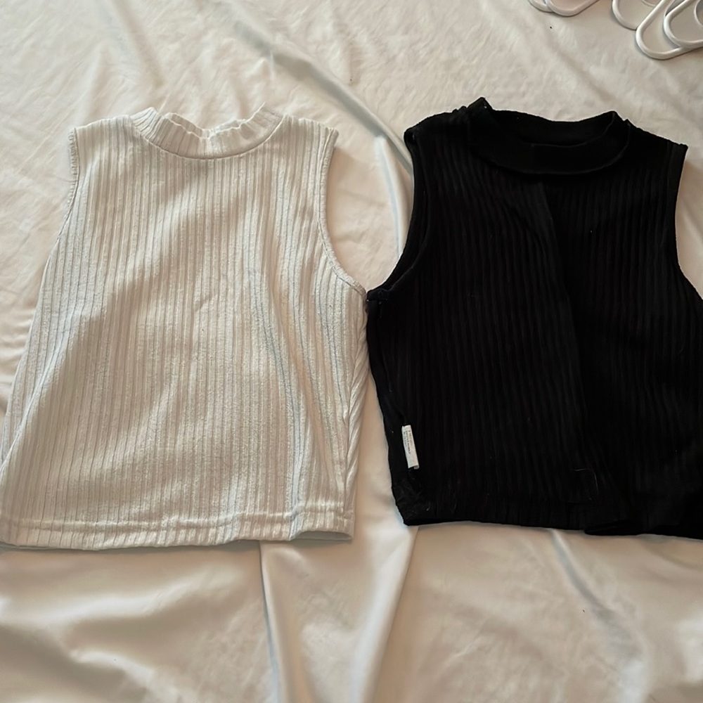 Black and white cropped tops